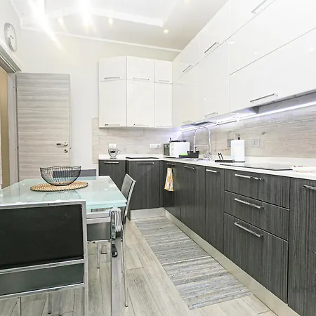 Girasole House By Ml White House Apartment