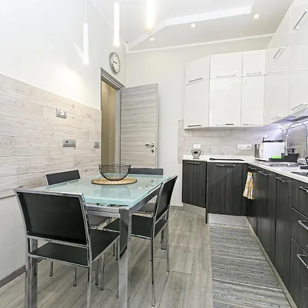 公寓 Girasole House By Ml White House