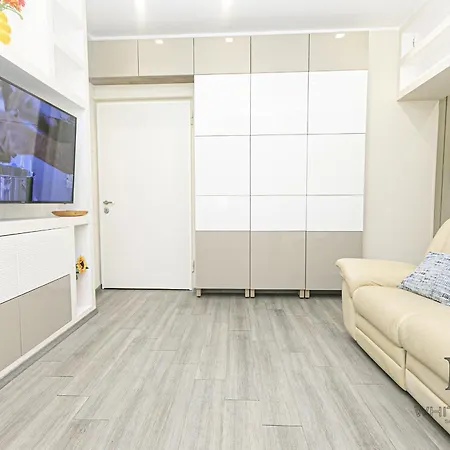 公寓 Girasole House By Ml White House